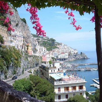 La grande bellezza della Penisola Sorrentina e della Costiera Amalfitana con volo da Genova