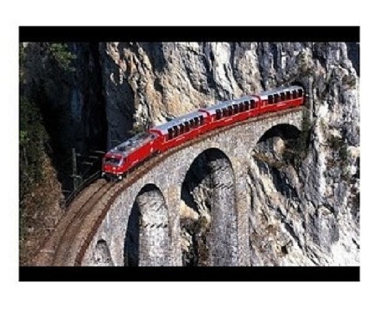 Trenino del Bernina e carrozze in Val Fex