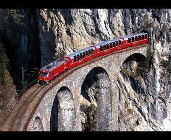 Trenino del Bernina con carrozza panoramica