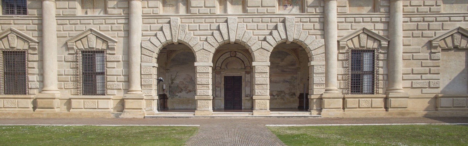 Mantova Palazzo Te la Festa della Sbrisolona