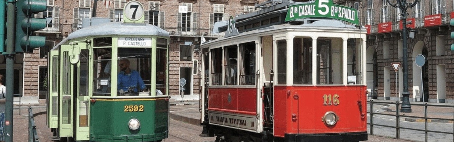 Pranzo a bordo di un tram storico a Torino