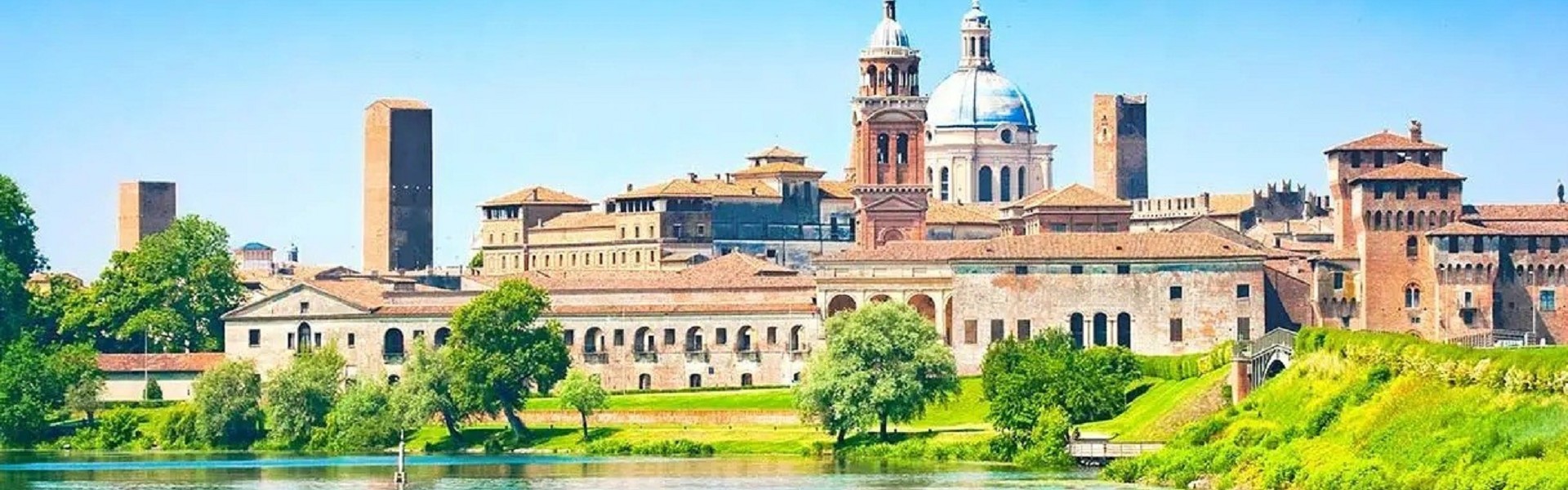 Magica Mantova: navigazione tra i fiori di loto