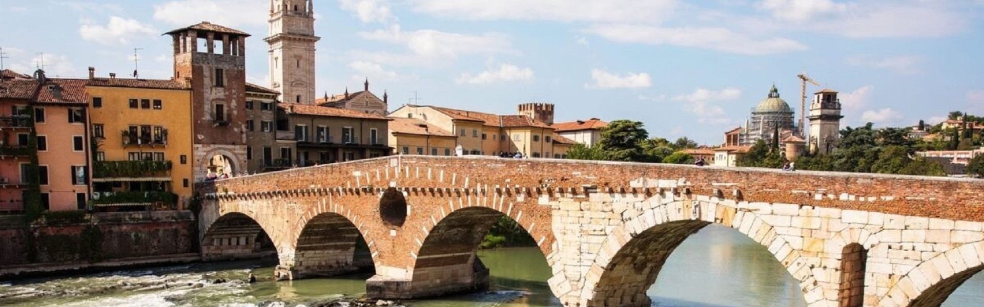 Verona: San Valentino sotto il balcone di Giulietta
