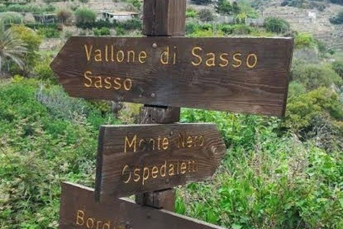 I borghi della ginestra bianca: Seborga, Vallebona e Bordighera