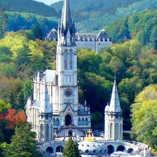 Lourdes attraverso paesaggi di Provenza e Occitania