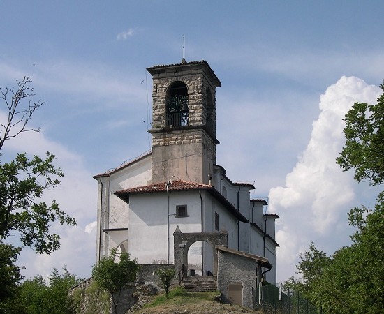 Trekking a Monte Isola: La Terrazza sul Lago d’Iseo