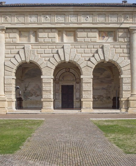 Mantova Palazzo Te la Festa della Sbrisolona