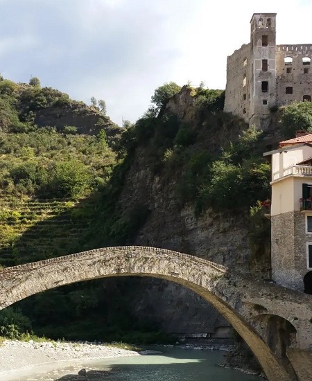 I borghi della ginestra bianca: Seborga, Vallebona e Bordighera